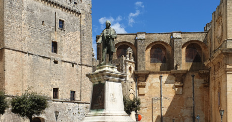 Piazza Pisanelli